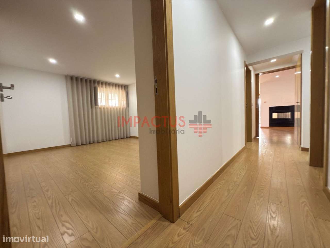 Imponente Moradia isolada com terreno de 1195m2-23