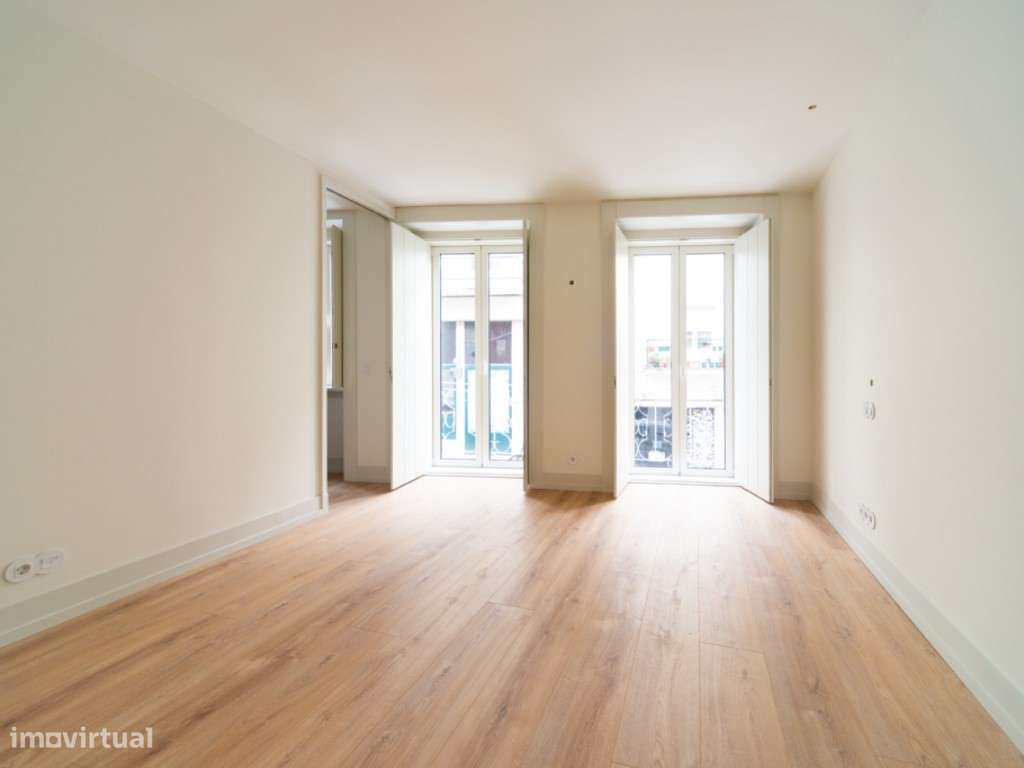 Apartamento T3+1 com pátio e piscina junto à icónica Av. da Liberdade - Grande imagem: 3/49