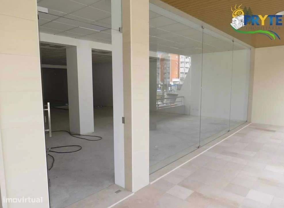 Loja comercial situada na Vila da Sertã - Grande imagem: 4/10