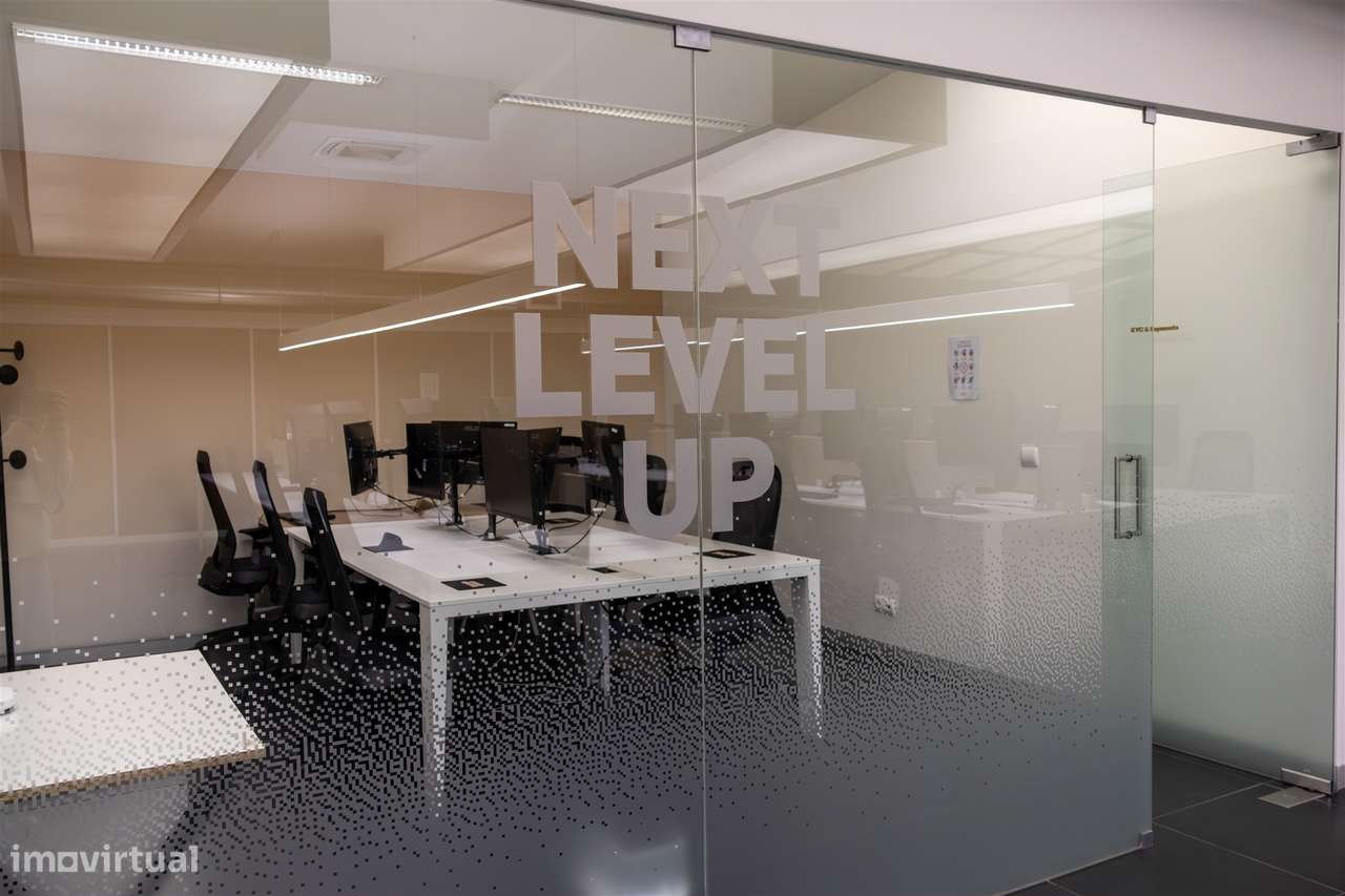 Amplo Escritório de 547m² em Vila Nova de Gaia - Grande imagem: 3/30