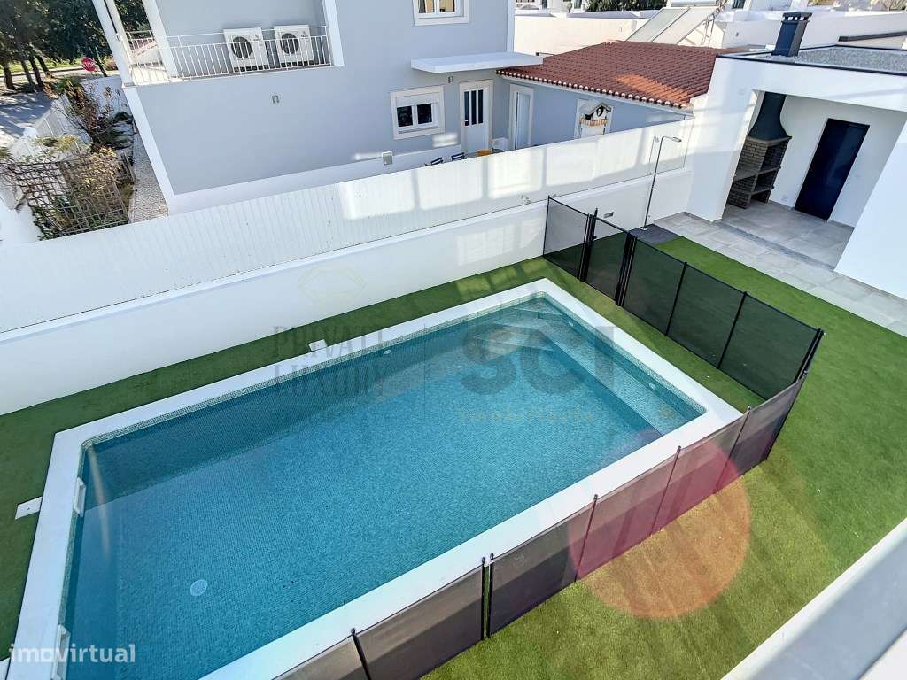 Moradia T3 Independente Térrea em Azeitão Garagem Piscina-18