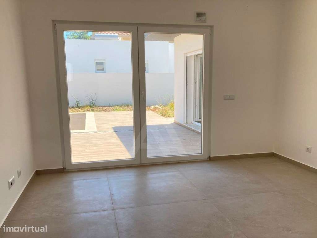 Moradia T3 com piscina junto ao centro das Caldas da Rainha-31