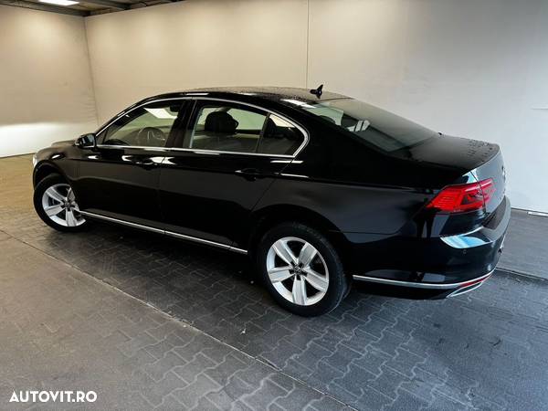 Volkswagen Passat 2.0 TDI DSG Highline - 20