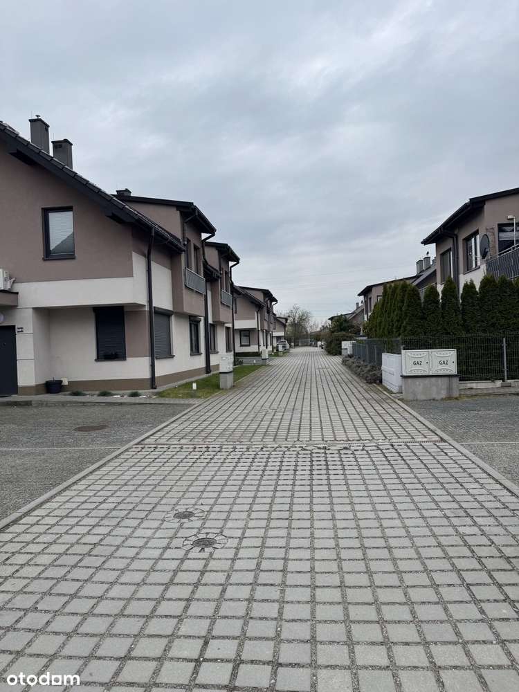 Dwupoziomowe mieszkanie z 2ma miejscami postojowymi-8