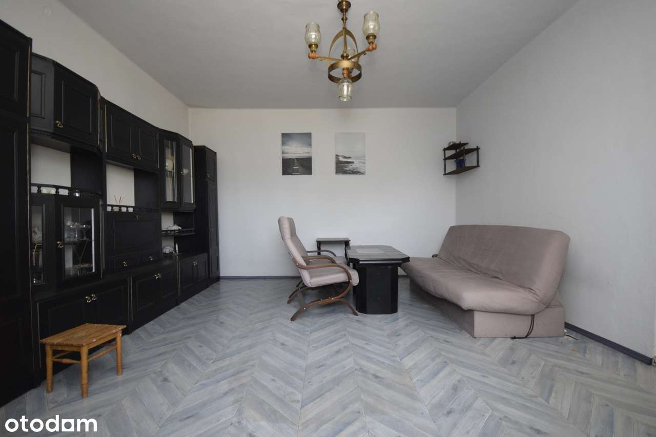 Przestronny bliźniak z dużą działką-5