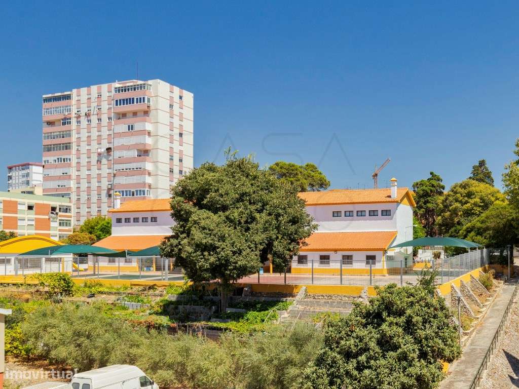 T3 Remodelado com Vista Rio no Bairro Santos Nicolau - Setúbal-23