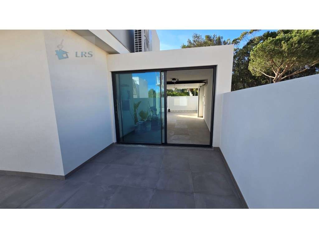 Murches, lindos acabamentos, moradia isolada com 3 suites e 1 quatr... - Grande imagem: 5/53