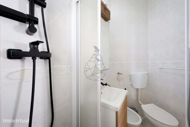 Apartamento T4 Completamente Renovado em Portimão-8