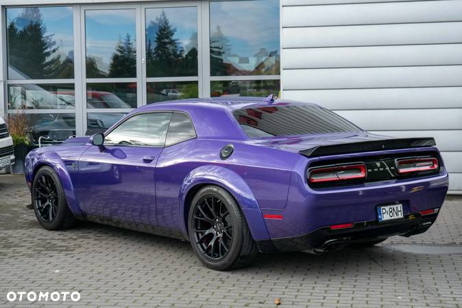 Dodge Challenger - 5