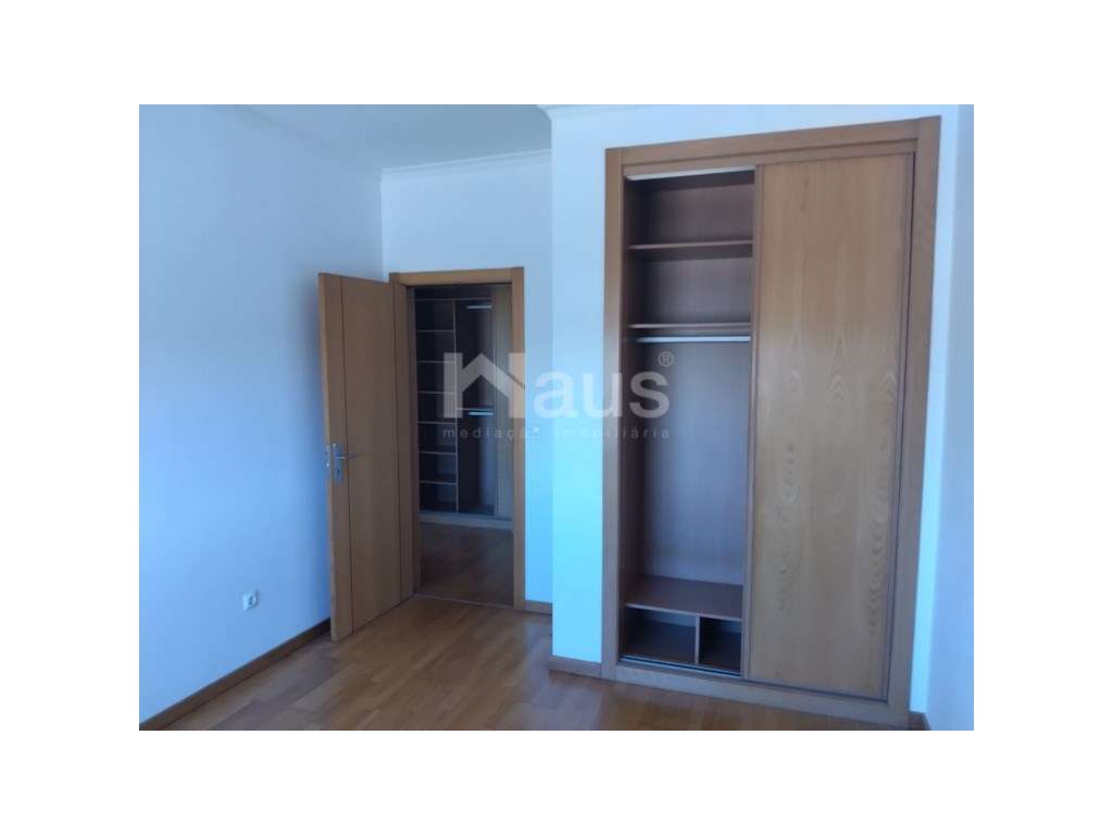 T2 com parqueamento e arrecadação-13