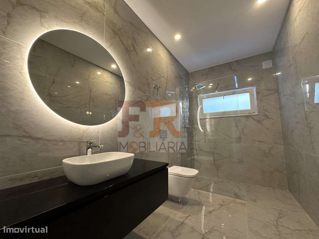 Moradia Duplex T3 com Pergúla Fernão Ferro-7