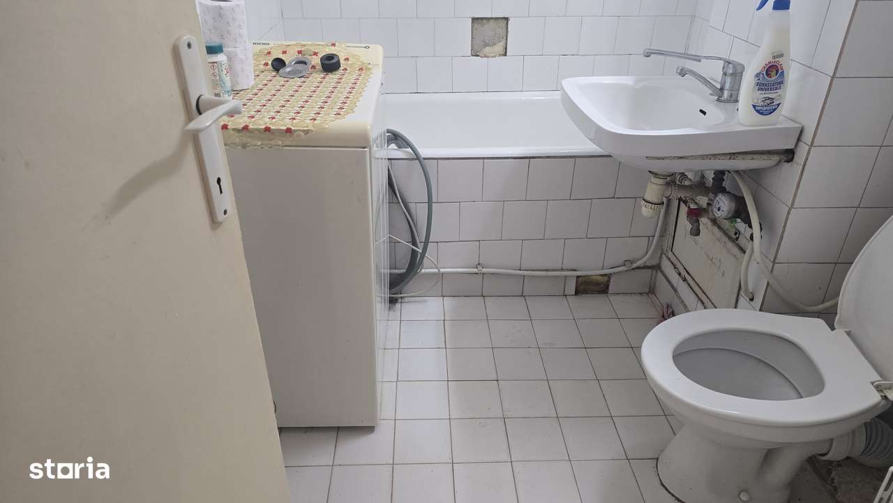 Vand apartament 2 camere dec. in Deva, Zamfirescu, 2 balcoane, etaj 1,-3