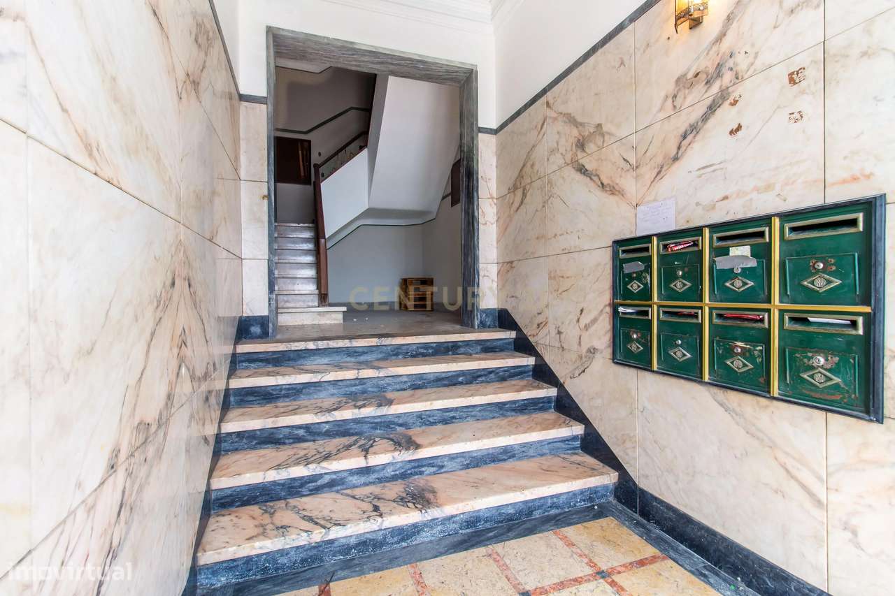 Prédio Totalmente Arrendado | Excelente Oportunidade de Investimento | - Grande imagem: 2/17