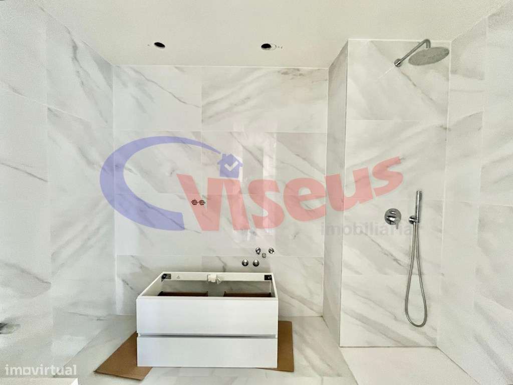 Apartamento T3 Penthouse Coimbrões-22