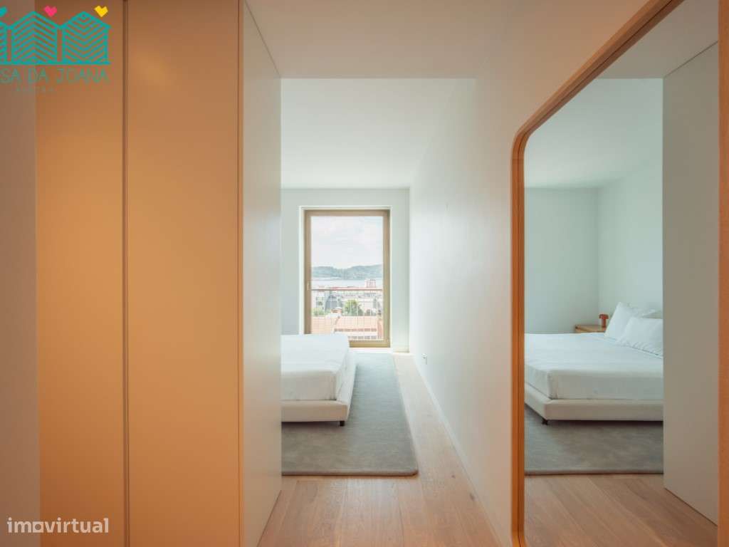 Apartamento T4 com Lugares de Garagem no Centro de Lisboa-31