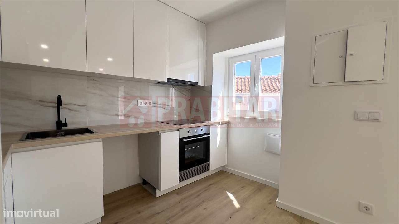 T2 RENOVADO COM LOGRADOURO EXCLUSIVO | CASAlS | COIMBRA-4