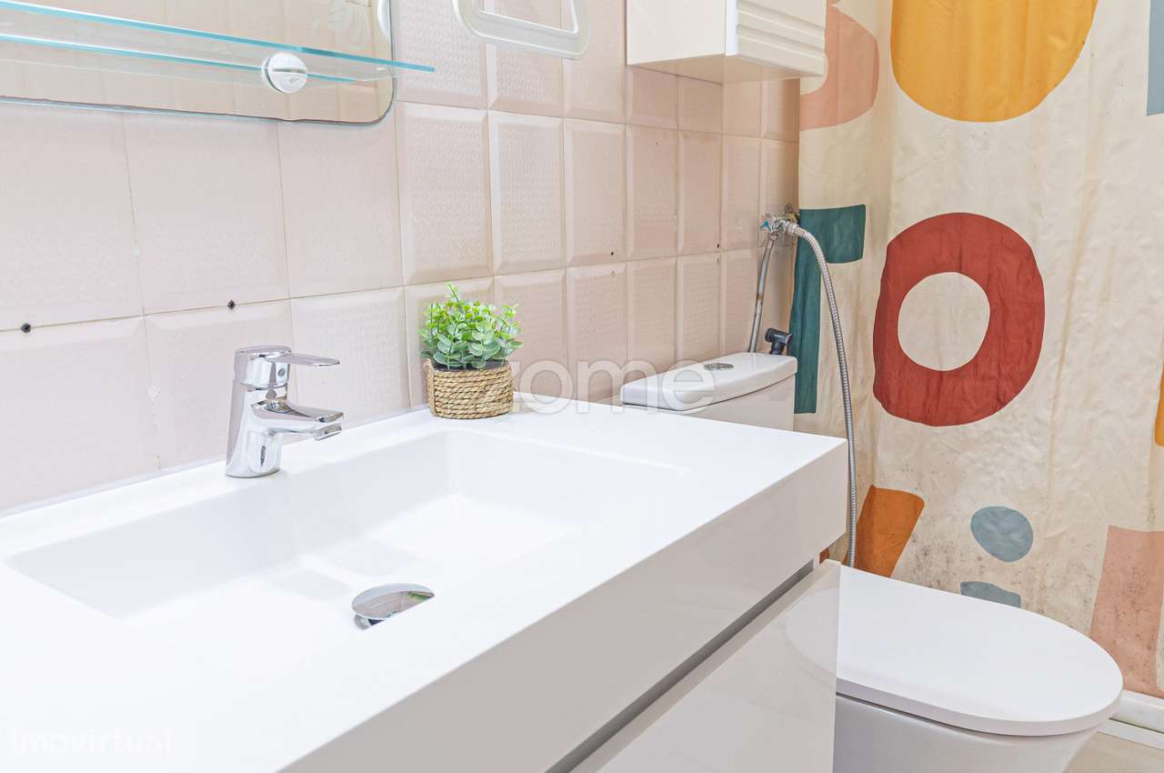 Apartamento T3 c/ Arrecadação, Vale de Milhaços - Corroios-11