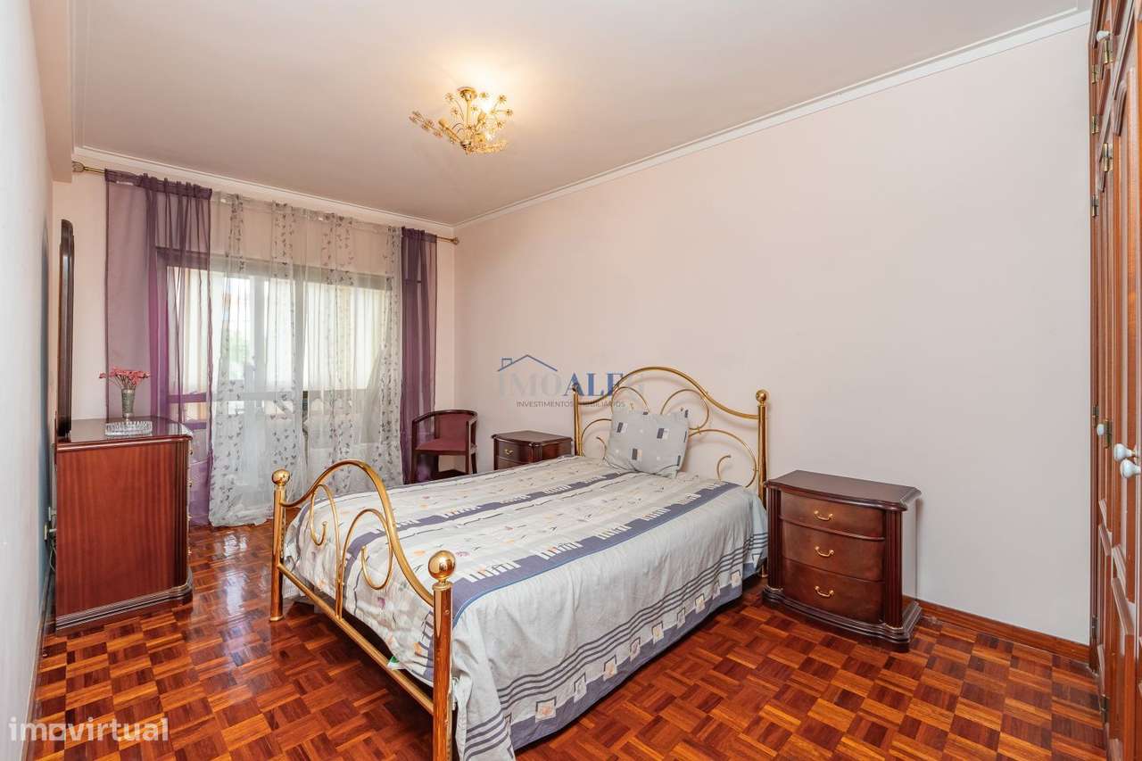 Apartamento T3 em Massamá, junto ao Shopping Center-12