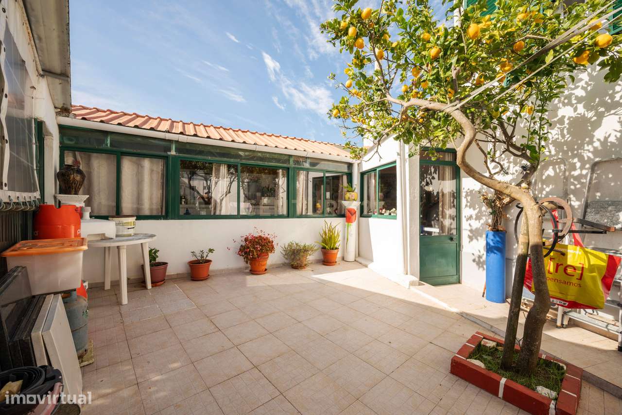 Moradia T4+1 para venda em Queijas.-25