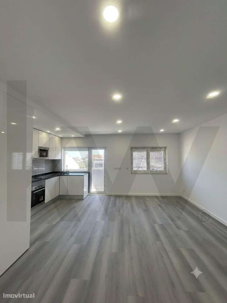 Apartamento T2 Totalmente remodelado | Baixa da Banheira – Moita-5
