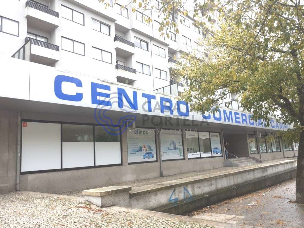 Oportunidade, loja à venda no Centro Comercial Campo Alegre no Porto - Grande imagem: 2/26
