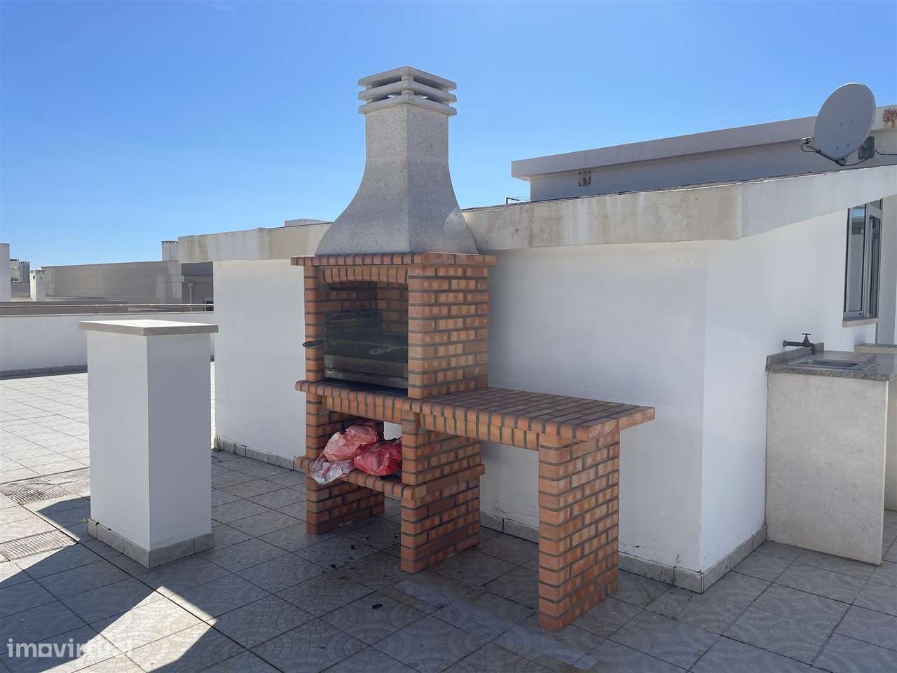 Apartamento T2 + 1 / Garagem  / Terraço / Vista  Mar / Nazaré / Leiria-23