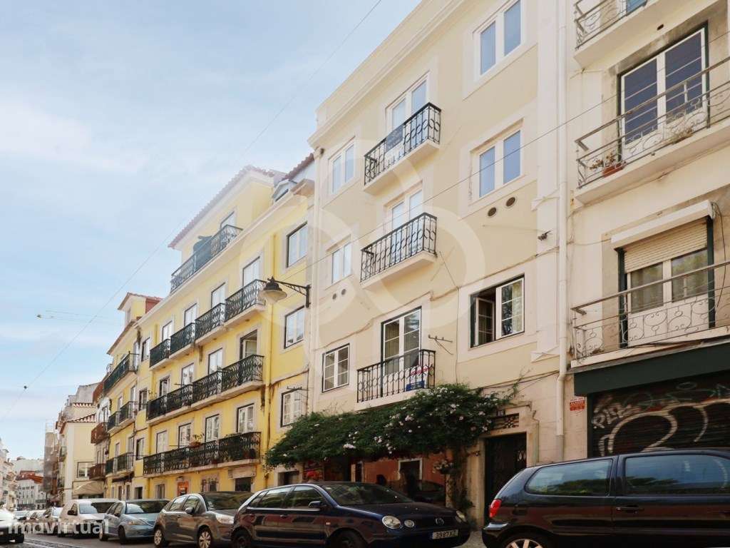 Apartamento T3 remodelado ao Chiado e Santos ao IADE e ISEG em Lisboa-19