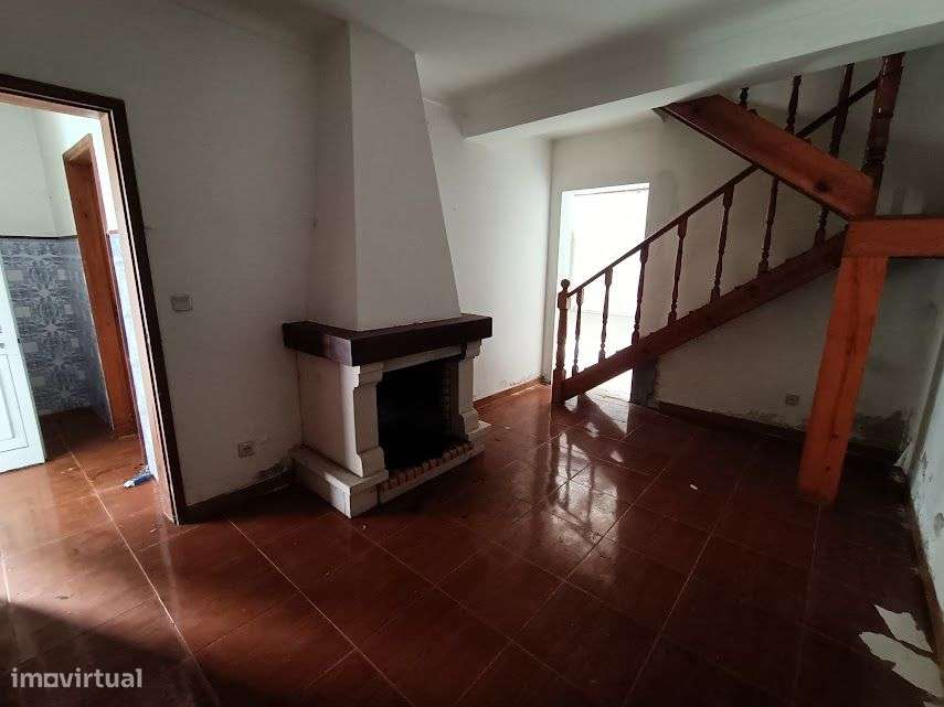 Moradia T2 Geminada com 2 Casas de Banho-8