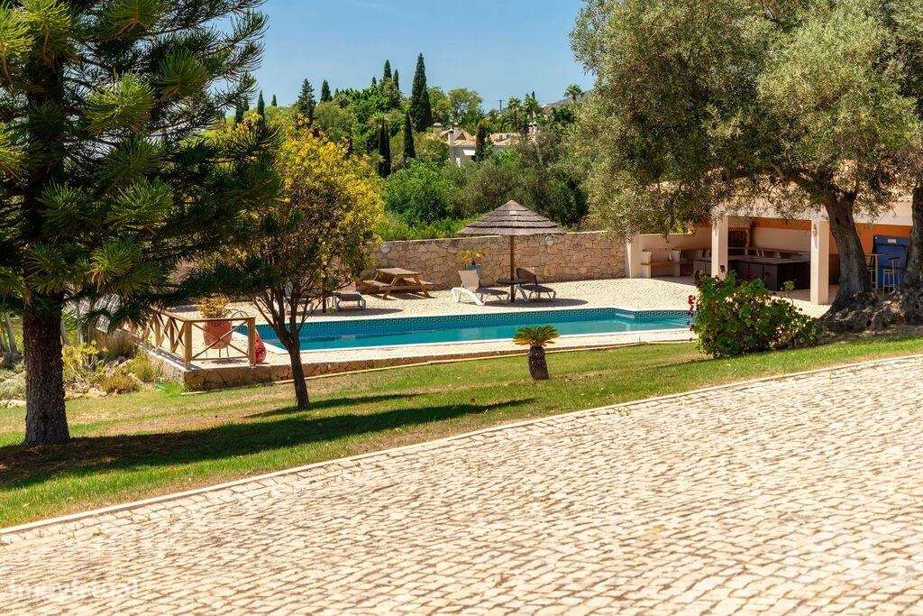 Casa / Villa T4 em Santa Bárbara de Nexe de 484,00 m2-27