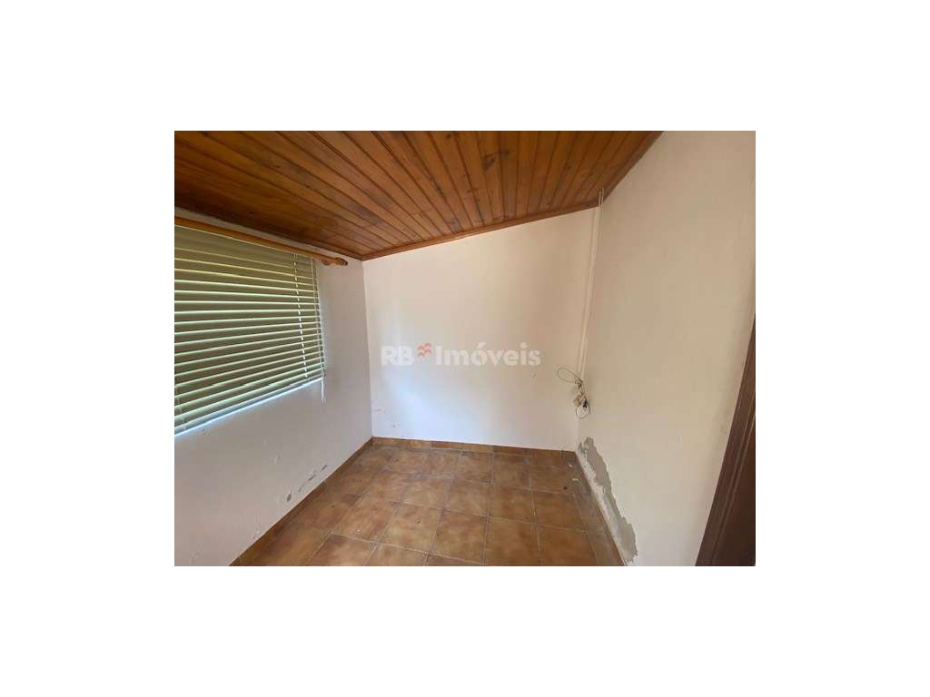 Moradia para recuperar com Garagem e Terreno - Fungalvaz, Torres Novas - Grande imagem: 5/30