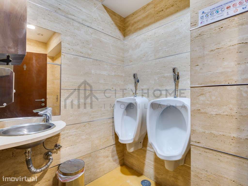 Espaço Comercial de 425m² no Coração de Faro-21