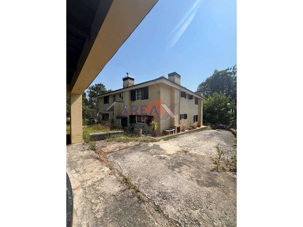 Moradia isolada, implantada em lote com 980m2 - Grande imagem: 4/58