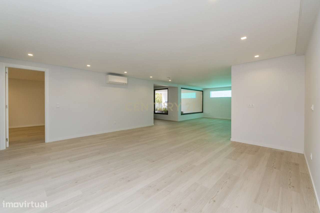 Moradia premium em Cascais onde o luxo e a natureza se encontram-10