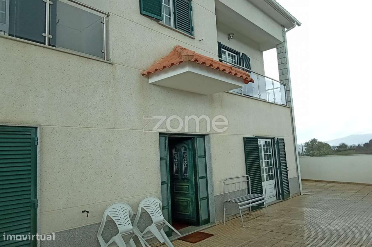 Moradia com 3 frações independentes habitacionais-48