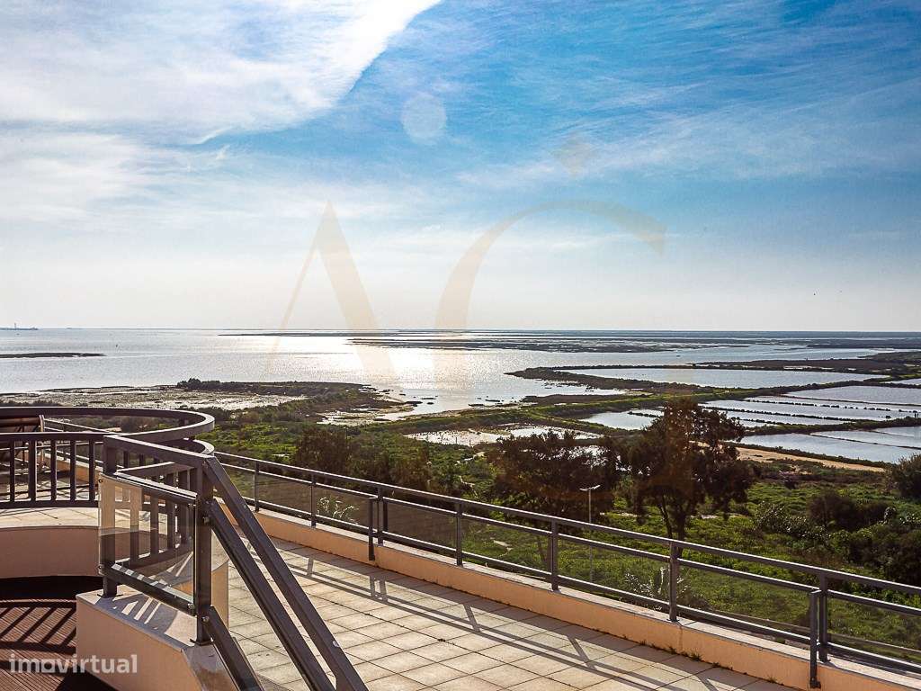 Apartamento T3 em Olhão com vistas incríveis e piscina comum-59