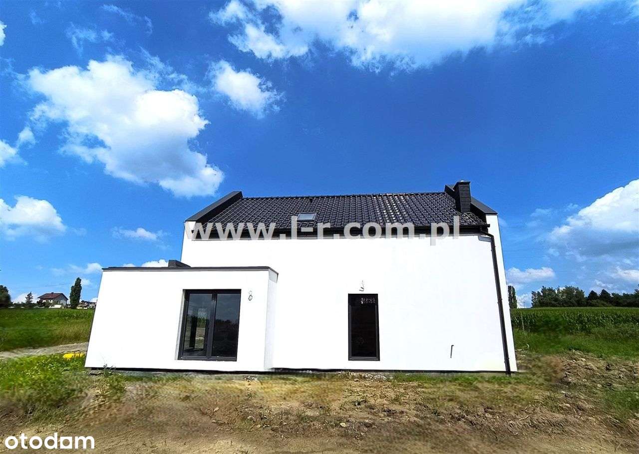 Przestronny Dom W Znakomitej Lokalizacji-15