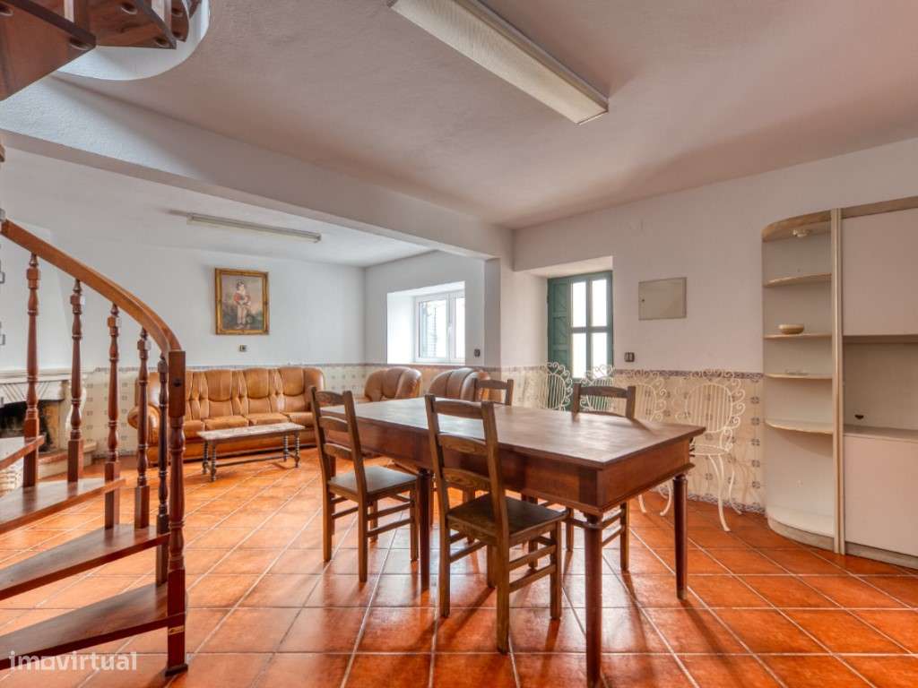 Moradia T4 com Quintal e Terraço, a Apenas 4 Minutos do Centro da V...-13