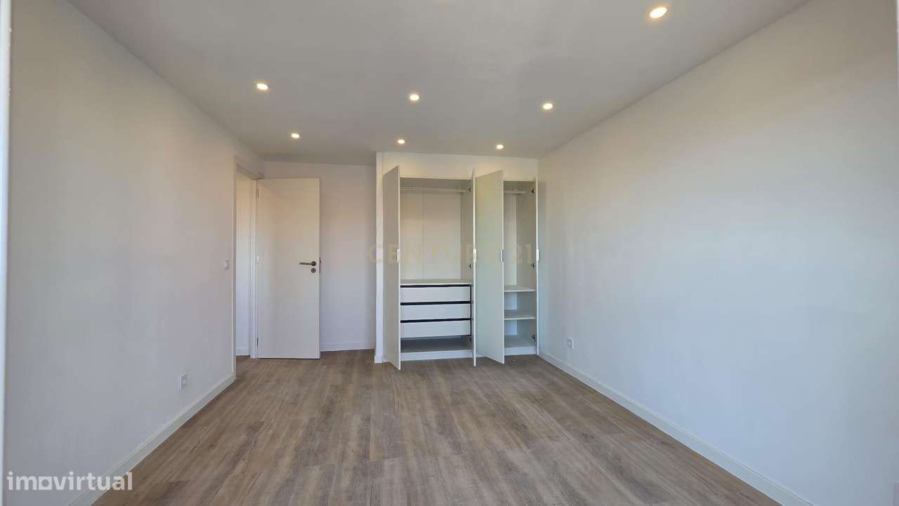 Apartamento T2 Renovado Vista Rio Tejo em Santa Iria de Azoia - São Jo - Grande imagem: 3/23