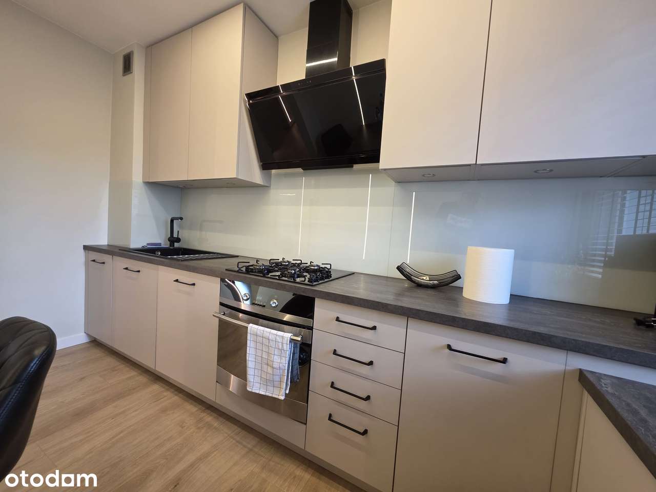 3 pokojowe mieszkanie z wyposażeniem-9