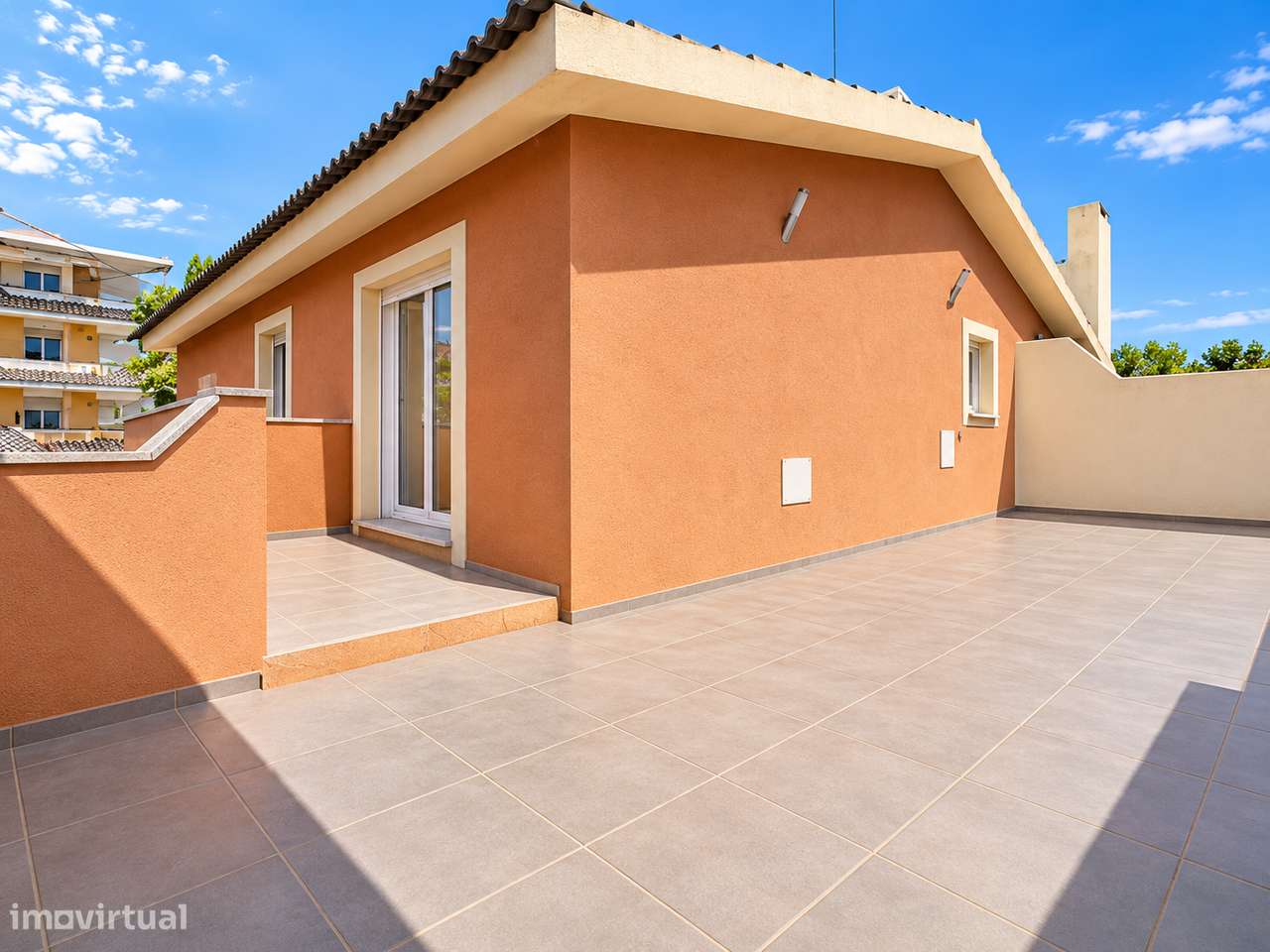 Moradia Geminada T3 com Garagem na Quinta Do conde.-2