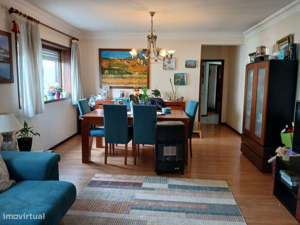 Apartamento T4 - Carvalhido-0