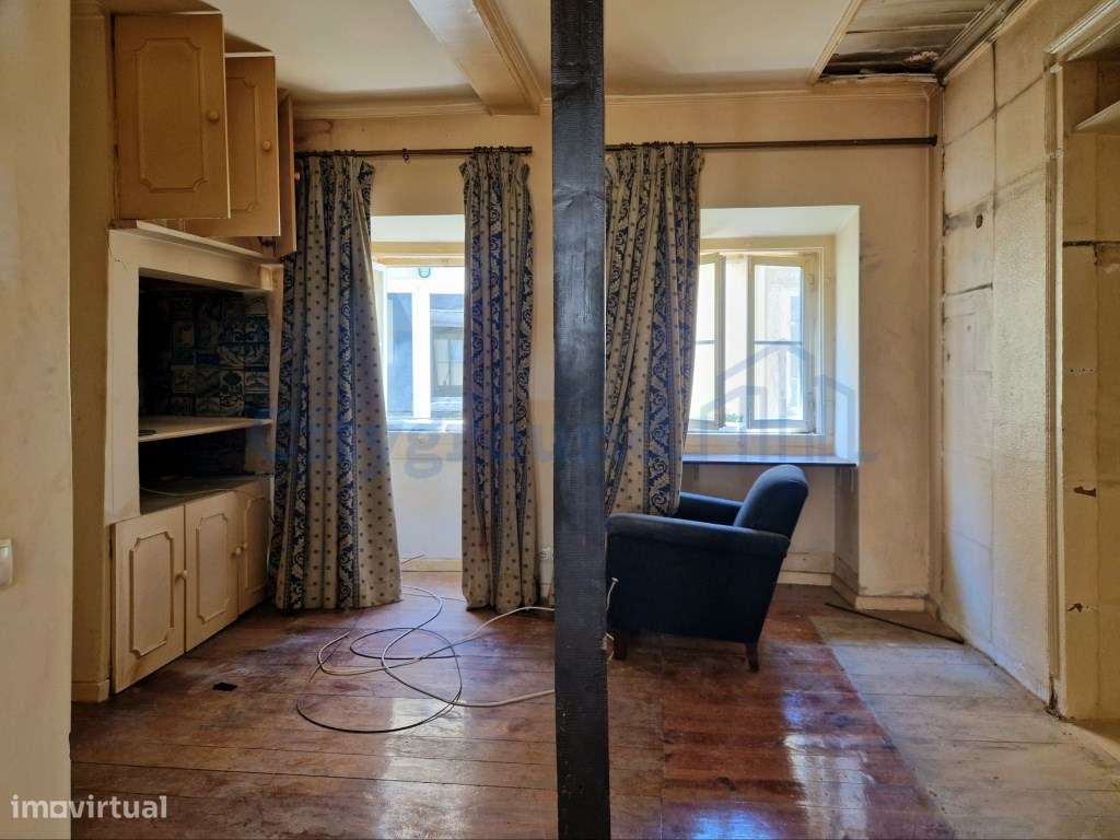 Apartamento T1 no Príncipe Real para reabilitar a seu gosto-5