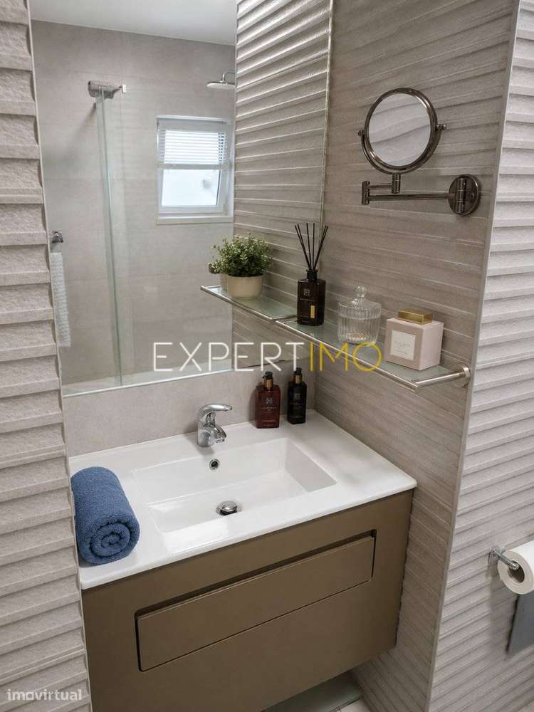 T1 Renovado com Terraço Privado perto da Marina de Portimão-9