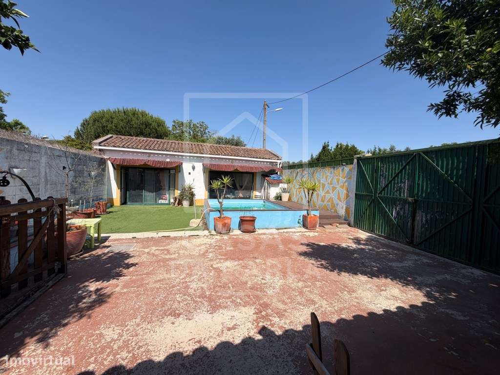 Moradia T4 com quintal e piscina em Vila Ruiva-20