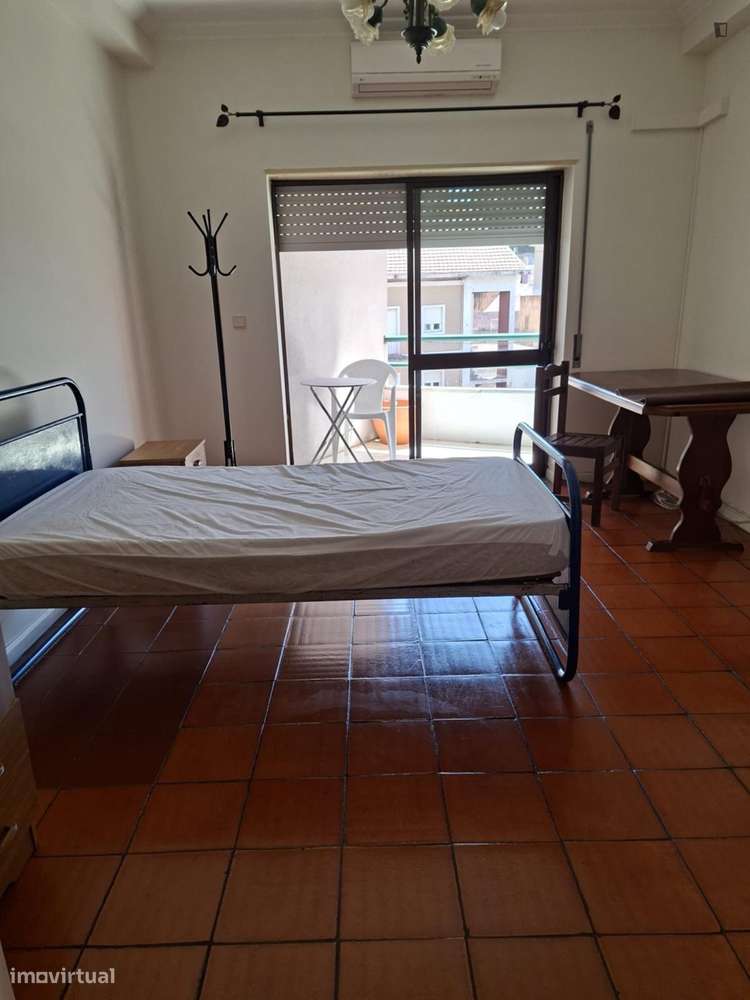 Quarto - localizado em Montes Claros Coimbra - Grande imagem: 4/10