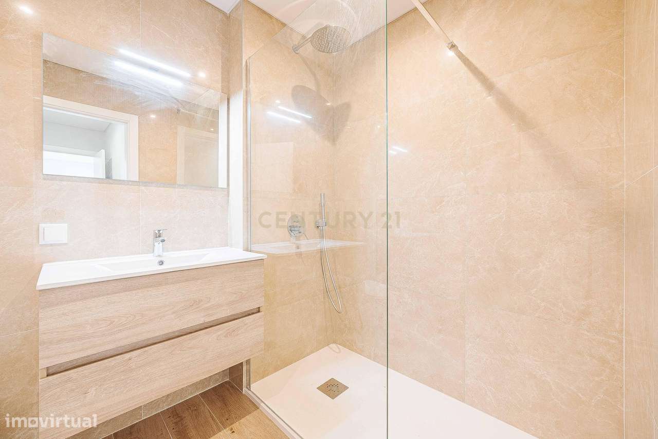 Moradia T3 Moderna de Acabamentos Premium-28