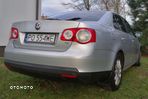 Volkswagen Jetta 1.9 TDI Comfortline - 9