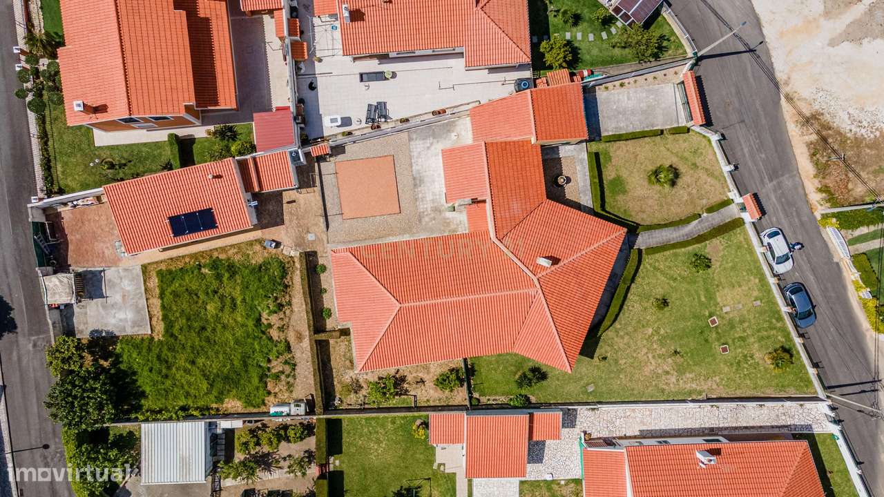 Moradia T4 térrea com lote de 1.600m2-32