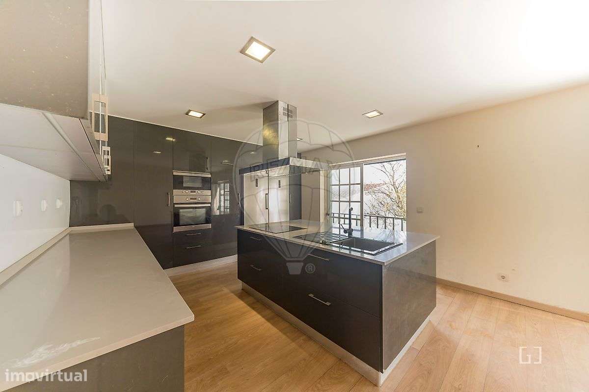 Moradia T5 para venda-12