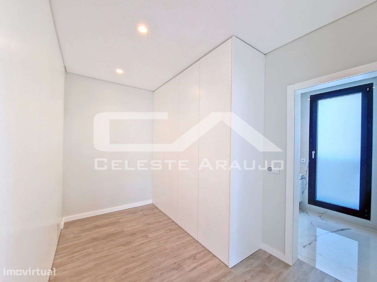 Moradia T3+1 Nova em Espinho-22